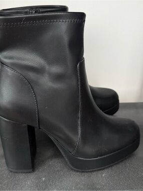 House of Harlow 1960 Black Platform Block Heel Ankle Boots